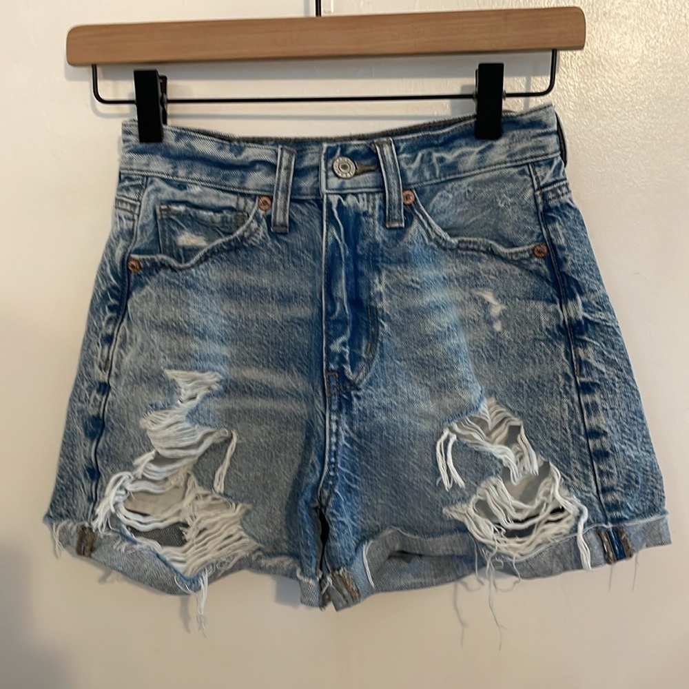 American Eagle Distressed High Rise Mom Denim Shorts 00